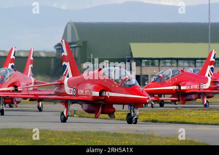 RAF Red Arrows, Taxying, Royal Air Force Station Valley, Anglesey, North Wales, Stockfoto
