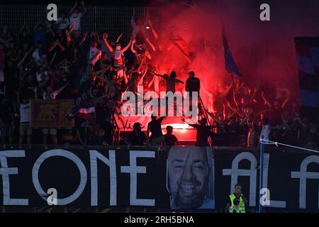 Latein, Latium. 13. Aug. 2023. Latina-Fans beim Fußballspiel Latina gegen Lazio, Latina Italien, 13. August 2023 Fotografo01 Kredit: Independent Photo Agency/Alamy Live News Stockfoto