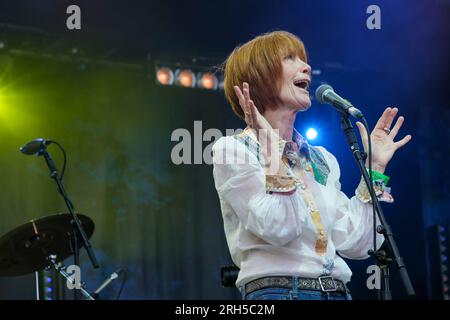 Kiki Dee tritt auf der Fairports Cropredy Convention auf. 11. August 2023 Stockfoto