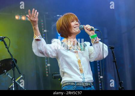 Kiki Dee tritt auf der Fairports Cropredy Convention auf. 11. August 2023 Stockfoto