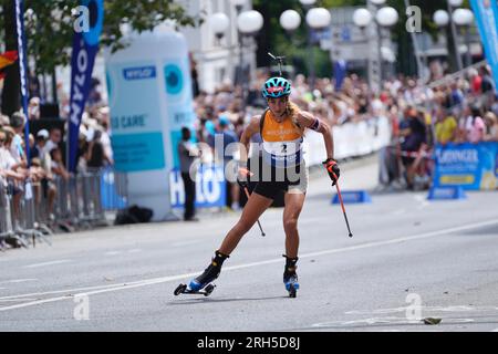 Wiesbaden, Deutschland. 13. Aug. 2023. Wiesbaden, Deutschland, August 13. 2023: Lisa Vitozzi ( Italien ) während des City-Biathlon im Kurpark in Wiesbaden. (Julia Kneissl/SPP) Kredit: SPP Sport Press Photo. Alamy Live News Stockfoto