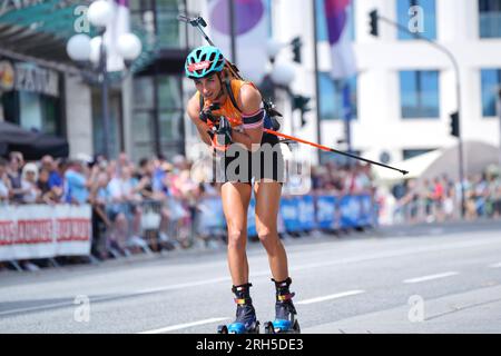 Wiesbaden, Deutschland. 13. Aug. 2023. Wiesbaden, Deutschland, August 13. 2023: Lisa Vitozzi ( Italien ) während des City-Biathlon im Kurpark in Wiesbaden. (Julia Kneissl/SPP) Kredit: SPP Sport Press Photo. Alamy Live News Stockfoto