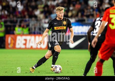 Bukarest, Rumänien. 10., 2023. August. Jeppe Tverskov (6) vom FC Nordsjaelland während des Qualifikationsspiels der UEFA Conference League zwischen FCSB und dem FC Nordsjaelland im Stadionul Steaua in Bukarest. (Foto: Gonzales Photo - Dejan Obretkovic). Stockfoto