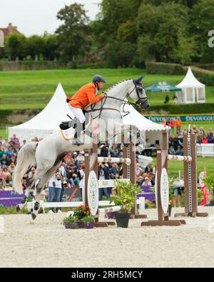 Le Pin Au Haras, Frankreich. 13. Aug. 2023. Andrew HEFFERNAN aus den Niederlanden mit Gideon während des ShowJumping bei der FEI Eventing Europameisterschaft am 13. August 2023, Haras du Pin, Frankreich (Foto von Maxime David/MXIMD Pictures - mximd.com) Kredit: MXIMD Pictures/Alamy Live News Stockfoto