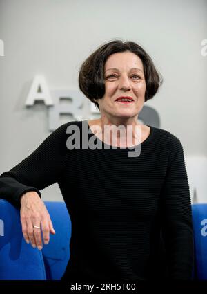 Frankfurt, Deutschland. 10. Okt. 2014. Die Schriftstellerin Herta MÜLLER wird am 17. August 2018 65 Jahre alt, Herta MÜLLER (MÜLLER), Deutschland, am 10. Oktober 2014 Frankfurt Buchmesse 2014 vom 8. Oktober bis 12. Oktober 2014 in Frankfurt am Main/Deutschland Gutschrift: dpa/Alamy Live News Stockfoto