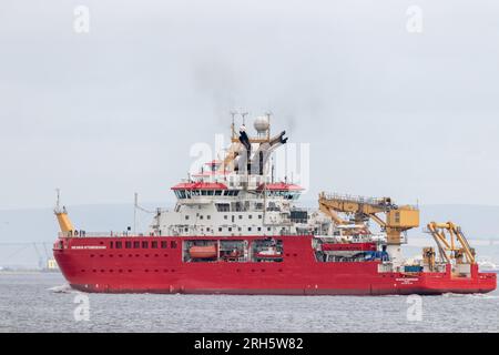 RRS Sir David Attenborough (Boaty McBoatface) Icebreaker verlässt den Hafen von Rosyth und segelt den Firth of Forth hinunter Stockfoto