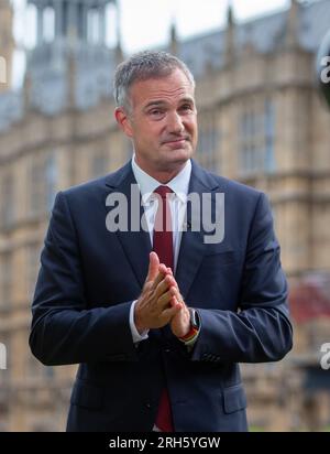 London, Vereinigtes Königreich. August 14 2023. Der Schattenstaatssekretär für Nordirland Peter Kyle ist während der morgendlichen Medienrunde in Westminster zu sehen. Kredit: Tayfun Salci / Alamy Live News Stockfoto