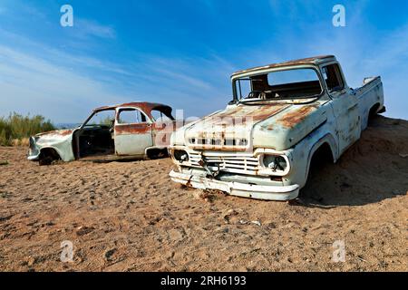 Namibia. Ein klassischer Autounfall, der in der Wüste verrottet Stockfoto