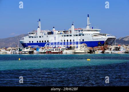 Axaios Ferry, Skala, Agizing, Saronische Inseln, Griechenland. Stockfoto