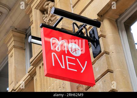 Jungfrau-Geld-Zeichen, Cardiff, Wales. Stockfoto