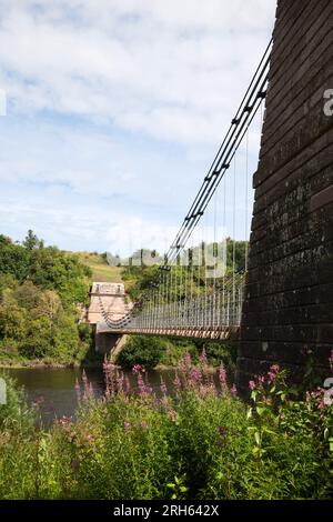 Union Chain Bridge über den Fluss Tweed zwischen Hutton, Berwickshire, Schottland und Horncliffe, Northumberland, England. Diese Straßenbrücke war Stockfoto