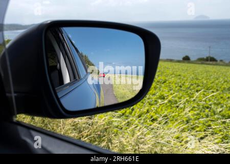 Externen Spiegel in einem Auto Stockfoto