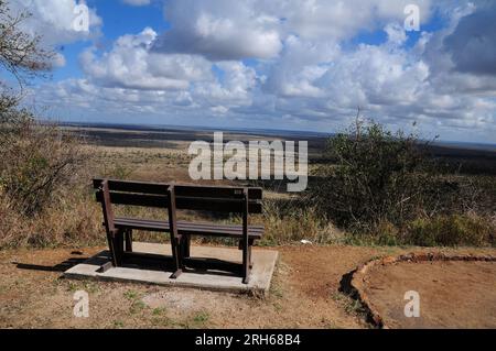 Der Kruger-Nationalpark in Südafrika bietet die Gelegenheit, die Flora und Fauna Afrikas in einer Umgebung zu sehen, die vom Menschen ungestört geblieben ist Stockfoto