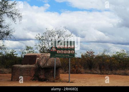 Der Kruger-Nationalpark in Südafrika bietet die Gelegenheit, die Flora und Fauna Afrikas in einer Umgebung zu sehen, die vom Menschen ungestört geblieben ist Stockfoto