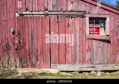 Eine alte Scheune im Süden von New Hampshire Stockfoto