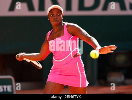 Der amerikanische Tennisspieler Sloane Stephens in Aktion beim French Open 2023-Tennisturnier in Roland Garros, Paris, Frankreich, Europa. Stockfoto