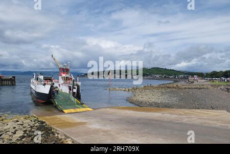 Kleine Landungsboote im Stil von Caledonian MacBrayne Fähre Loch Riddon in Largs Harbour, Firth of Clyde in North Ayrshire, Schottland, Großbritannien Stockfoto