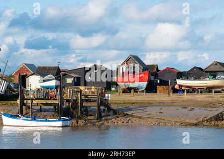 Fischerboote am Ufer des Tidal River Blyth in der Nähe von Southwold, Suffolk, East Anglia, England, Großbritannien Stockfoto