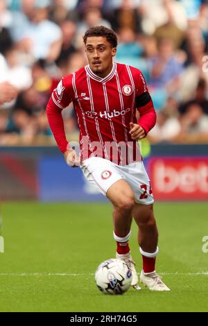 Haydon Roberts von Bristol City in Aktion während des Sky Bet Championship-Spiels im Den, London. Foto: Samstag, 12. August 2023. Stockfoto