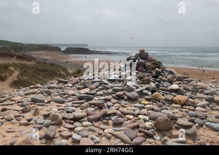 Schwelgen Sie dem fiktiven Charakter „Dobby“ in Freshwater East, Pembrokeshire, Wales. Stockfoto