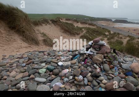 Schwelgen Sie dem fiktiven Charakter „Dobby“ in Freshwater East, Pembrokeshire, Wales. Stockfoto