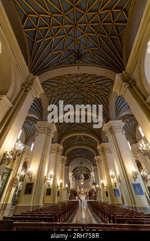 Kirchenschiff und Gewölbedecke der Kathedrale von Lima, Peru Stockfoto