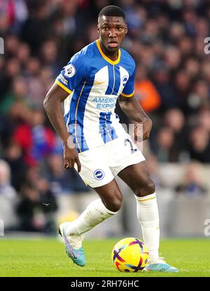 Aktenfoto von 04-02-2023 von Brighton und Hove Albion's Moises Caicedo. Chelsea hat die Unterzeichnung des Mittelfeldspielers Moises Caicedo aus Brighton abgeschlossen, die von den Premier League-Clubs angekündigt wurde. Ausgabedatum: Montag, 14. August 2023. Stockfoto