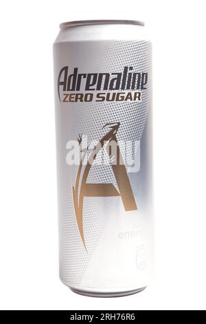 Moskau, Russland, 05. August 2023: Alkoholfreies Energy Drink Adrenaline Rush Silver Zero Sugar. Stockfoto