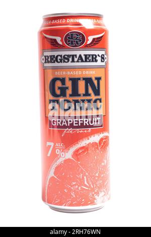 Moskau, Russland, 05. August 2023: Regstaers Gin-Tonic Grapefruit-Bier in der Dose. Stockfoto