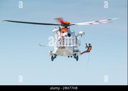 Ein AgustaWestland AW189 Rettungshubschrauber der niederländischen Küstenwache. Stockfoto