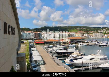 Blick auf den Yachthafen vom Royal Nautical Club eröffnet am 25. Juli 1961 Sangenjo Sanxenxo Galicien Spanien Stockfoto