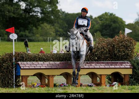 Le Pin Au Haras, Frankreich. 12. Aug. 2023. Andrew HEFFERNAN (NED) GIDEON während der Cross-Country-Veranstaltung und belegte bei dieser Veranstaltung den 33. Rang, bei der FEI Eventing Europameisterschaft 2023, Reitereignis CH-EU-CCI4-L am 12. August 2023 in Haras du Pin in Le Pin-au-Haras, Frankreich - Foto Stephane Allaman/DPPI Live Media/Alamy News Stockfoto