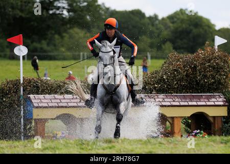 Le Pin Au Haras, Frankreich. 12. Aug. 2023. Andrew HEFFERNAN (NED) GIDEON während der Cross-Country-Veranstaltung und belegte bei dieser Veranstaltung den 33. Rang, bei der FEI Eventing Europameisterschaft 2023, Reitereignis CH-EU-CCI4-L am 12. August 2023 in Haras du Pin in Le Pin-au-Haras, Frankreich - Foto Stephane Allaman/DPPI Live Media/Alamy News Stockfoto