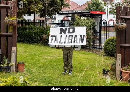 London, Großbritannien. 14. Aug. 2023. Die britisch-afghanische Diaspora-Gemeinschaft feiert den zweiten Jahrestag der Operation Pitting mit einem Protest gegen die Taliban. Kredit: Sinai Noor/Alamy Live News Stockfoto