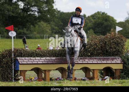 Andrew HEFFERNAN (NED) GIDEON während der Cross-Country-Veranstaltung und belegte bei dieser Veranstaltung den 33. Rang, bei der FEI Eventing Europameisterschaft 2023, Reitereignis CH-EU-CCI4-L am 12. August 2023 in Haras du Pin in Le Pin-au-Haras, Frankreich Stockfoto