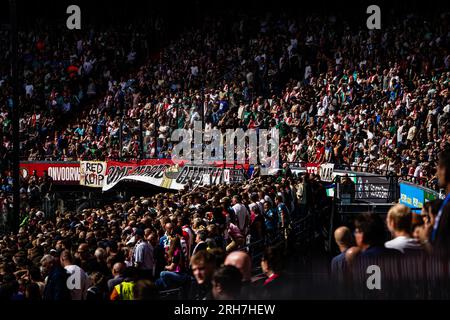 Rotterdam, Niederlande. 13. Aug. 2023. Rotterdam - Feyenoord-Fans während des Eredivisie-Spiels Feyenoord gegen Fortuna Sittard im Stadion Feijenoord De Kuip am 13. August 2023 in Rotterdam, Niederlande. Kredit: Box to box images/Alamy Live News Stockfoto