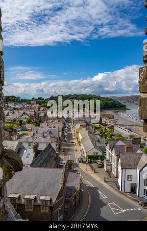 Mit Blick über die Stadt Conwy in Richtung Llandudno von Conwy Castle Stockfoto