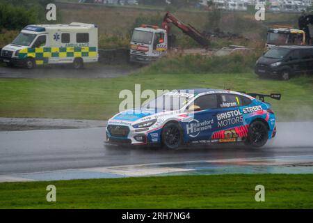 BTCC FP1 während der British Touring Car Championship auf der Knockhill Racing Circuit, Dunfermline, Schottland, am 12. August 2023. Foto: Chris Williams. Nur redaktionelle Verwendung, Lizenz für kommerzielle Verwendung erforderlich. Keine Verwendung bei Wetten, Spielen oder Veröffentlichungen von Clubs/Ligen/Spielern. Stockfoto