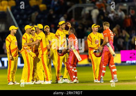 Sophia Gardens, Cardiff, Großbritannien. 14. Aug. 2023. The 100 Mens Cricket, Welsh Fire gegen Trent Rockets; Trent Rockets feiern, dass sie das Spiel mit 4 Runs gewinnen. Kredit: Action Plus Sports/Alamy Live News Stockfoto