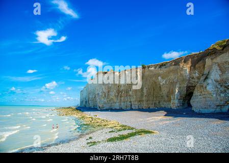 Sandsteinklippen bei Criel sur Mer in Frankreich Stockfoto