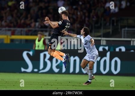 Turin, Italien. 14. Aug. 2023. Mergim Vojvoda vom Turin FC kontrolliert den Ball während des Spiels Coppa Italia zwischen dem Turin FC und Feralpisalo im Stadio Olimpico am 14. August 2023 in Turin, Italien . Kredit: Marco Canoniero/Alamy Live News Stockfoto