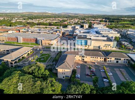 Luftaufnahme des Stadtzentrums von Livingston und des Einkaufszentrums Almondvale, Livingston West Lothian, Schottland. Stockfoto