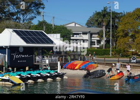 Terrace Marina, Noosa River, Queensland, Australien. Stockfoto