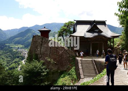 Yamagata-Stadt, Präfektur Yamagata, Japan, 13. August 2023. Der Schrein des Risshakuji-Tempels in Yamadera. Stockfoto