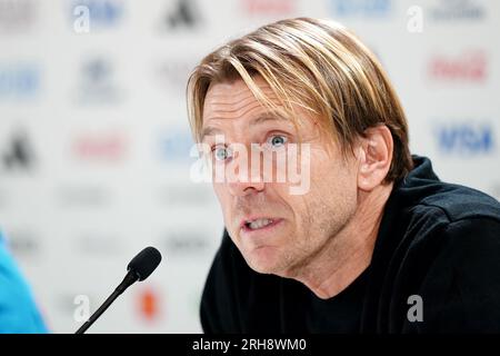 Der australische Cheftrainer Tony Gustavsson spricht während einer Pressekonferenz im Stadium Australia, Sydney. Foto: Dienstag, 15. August 2023. Stockfoto