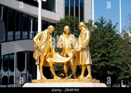 Matthew Boulton, James Watt und William Murdoch Statues, Centenary Square, Birmingham, Großbritannien Stockfoto