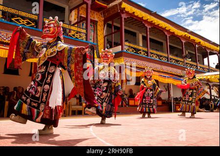 Indien, Ladakh, Leh Valley, Sakti, Takthok, Tak tok Tsechu, Festival, Rotmaskierte Mahakala Cham-Tänzer Stockfoto