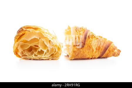 Frische Buttercroissants, isoliert auf weißem Hintergrund. Stockfoto