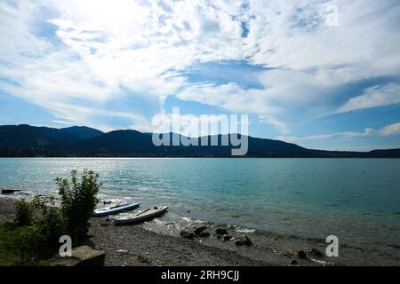 SUP am Tegernsee Strandabschnitt Stockfoto