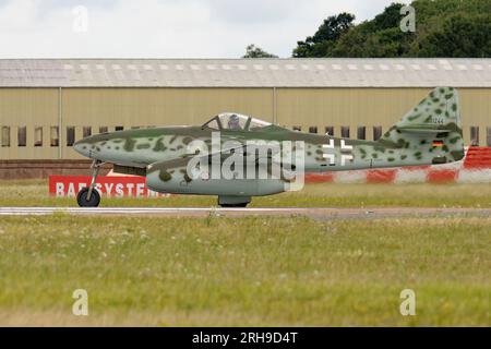 Messerschmitt Me 262 Swallow D-IMTT, eine Nachbildung der originalen Luftwaffe Me262, war ein Star-Auftritt auf dem Royal International Air Tattoo Stockfoto